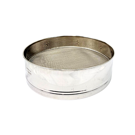 Stainless steel sifter with 4 mesh screens (MOQ=ea)